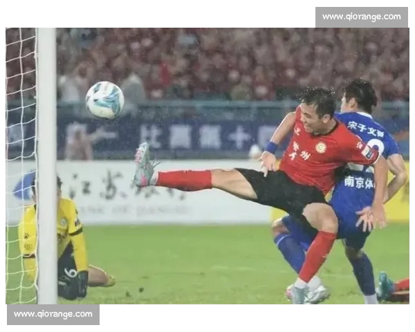 孙继海称苏超仅带文旅?6 万人球场藏着足球发展密码 孙继海称苏超仅带文旅?6 万人球场藏着足球发展密码