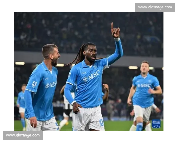 回看那不勒斯争议点球:VAR 沉默下的意甲变局 回看那不勒斯争议点球:VAR 沉默下的意甲变局