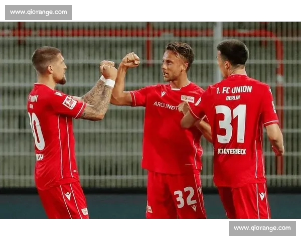 半场战报:塔韦尼耶角球破门 克鲁皮建功 伯恩茅斯 2-0 诺丁汉森林 半场战报:塔韦尼耶角球破门 克鲁皮建功 伯恩茅斯 2-0 诺丁汉森林