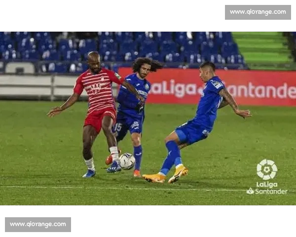 诺里斯社媒晒 “美好周末”：墨西哥站 30 秒大胜登顶积分榜