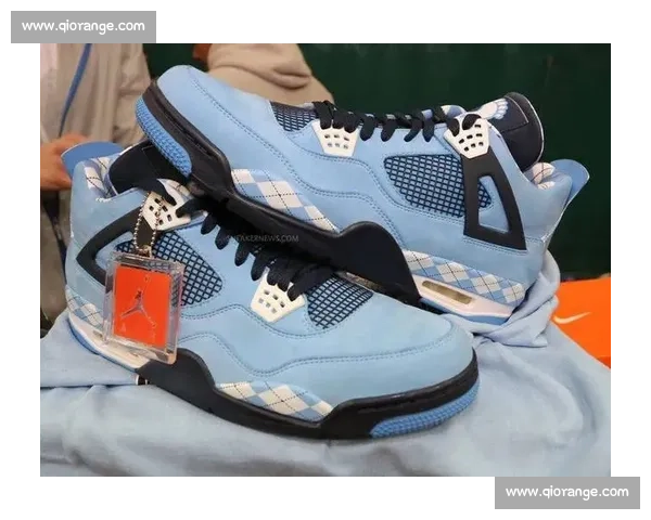 特雷・杨母校专属 AJ40 PE 亮相!俄克拉荷马配色致敬传奇 特雷・杨母校专属 AJ40 PE 亮相!俄克拉荷马配色致敬传奇