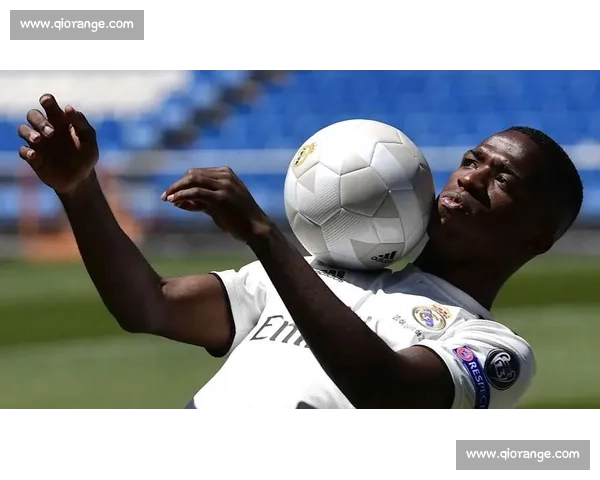 排队向阿隆索道歉！换下维尼修斯藏深意，姆巴佩成最大赢家