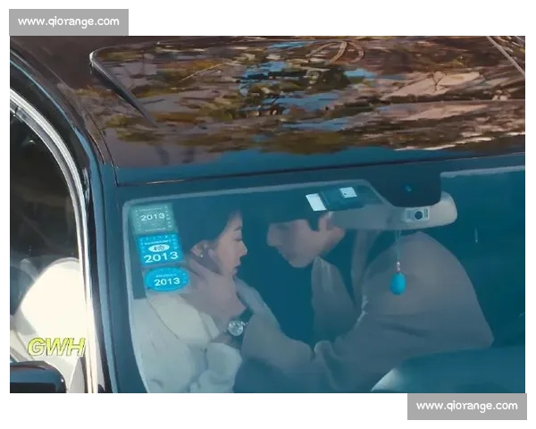 骄阳似我海报甜度爆表！宋威龙赵今麦互动太好嗑